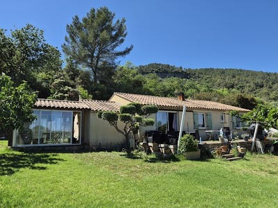 /international/fr/gonfaron-provence-alpes-cote-d-azur-310108214041/