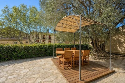 /international/fr/loupian-languedoc-roussillon-310107793982/