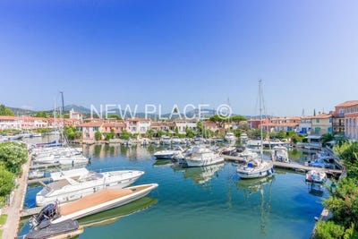 /international/fr/grimaud-provence-alpes-cote-d-azur-310107979721/
