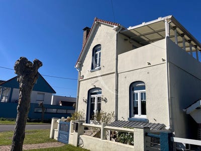 /international/fr/stella-calais-310107577145/