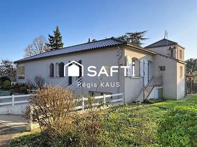 /international/fr/fontenay-le-comte-pays-de-la-loire-310105302513/