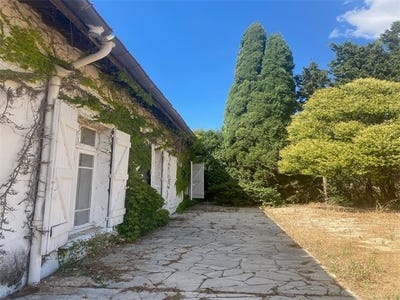 /international/fr/nimes-languedoc-roussillon-310108650861/