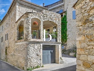 /international/fr/rochegude-rhone-310108460550/