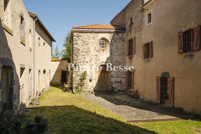 /international/fr/issoire-auvergne-310102932133/