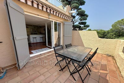 /international/fr/grimaud-provence-alpes-cote-d-azur-310100710964/