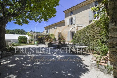 /international/fr/grignan-rhone-120089138213/