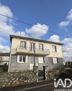 /international/fr/pierrefort-auvergne-310105651694/