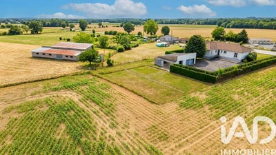 /international/fr/la-ferriere-en-parthenay-charente-310109077796/?lang=it