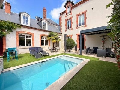 /international/fr/orleans-centre-val-de-loire-310108868958/