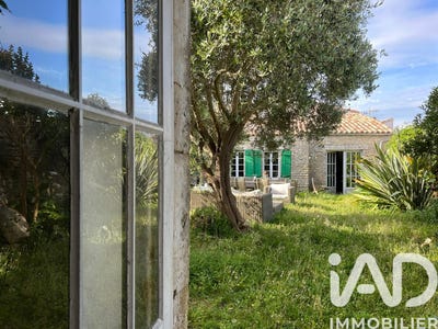/international/fr/loix-charente-310107738618/