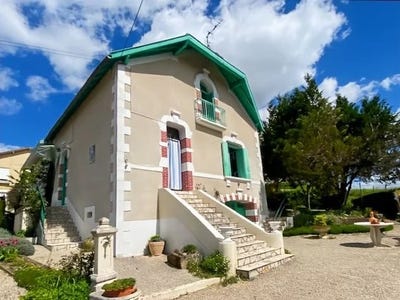 /international/fr/champcevinel-aquitaine-310105191172/