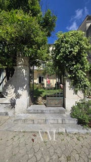 /international/fr/gallargues-le-montueux-languedoc-roussillon-310108436340/