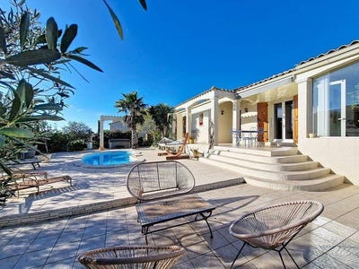 /international/fr/fitou-languedoc-roussillon-310106108727/