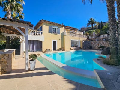 /international/fr/les-adrets-de-l-esterel-hh-15734259-les-adrets-de-l-esterel-provence-alpes-cote-d-azur-310100955177/?lang=fr