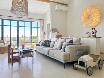 /international/fr/uzes-languedoc-roussillon-310108602280/