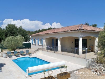 /international/fr/mejannes-le-clap-languedoc-roussillon-310108954427/?lang=th