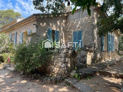 /international/fr/les-arcs-provence-alpes-cote-d-azur-310100650977/