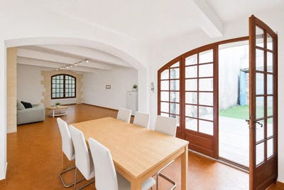 /international/fr/roquemaure-languedoc-roussillon-310107709072/