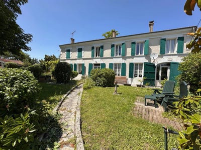 /international/fr/la-jarrie-audouin-charente-310099889609/