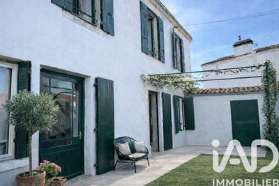 /international/fr/la-rochelle-franche-comte-310107971057/