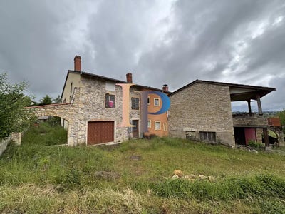 /international/fr/charlieu-rhone-310108056612/