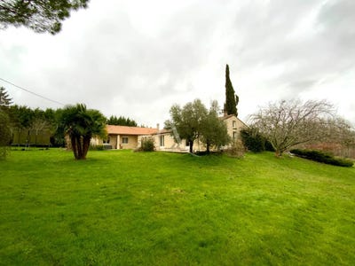 /international/fr/sainte-colombe-burgundy-310105382904/