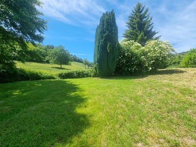/international/fr/sainte-radegonde-burgundy-310108317631/