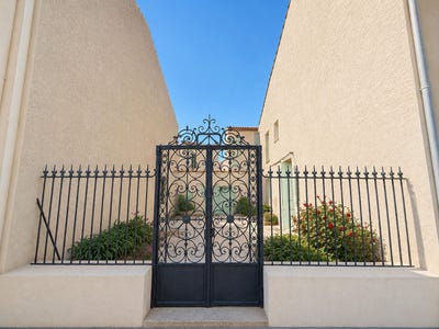 /international/fr/capestang-languedoc-roussillon-310108137885/