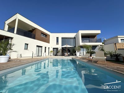 /international/fr/aigues-mortes-languedoc-roussillon-310098611992/