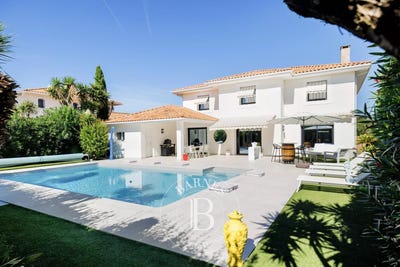 /international/fr/anglet-aquitaine-310110377682/