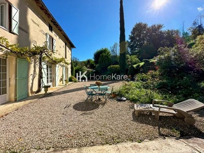 /international/fr/castelbiague-midi-pyrenees-310109150769/