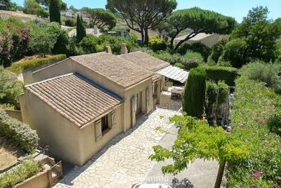 /international/fr/115-route-du-plan-de-la-tour-sainte-maxime-provence-alpes-cote-d-azur-310101378768/