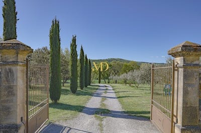 /international/fr/saint-michel-l-observatoire-provence-alpes-cote-d-azur-310100875208/?lang=pt