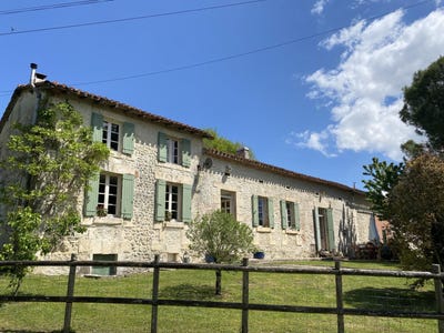 /international/fr/aubeterre-sur-dronne-charente-310104323295/