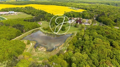 /international/fr/amboise-centre-val-de-loire-310107950042/