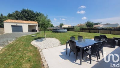 /international/fr/les-velluire-sur-vendee-pays-de-la-loire-310099945826/