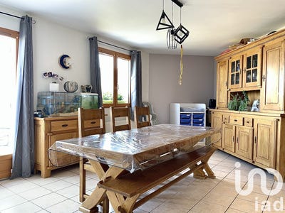 /international/fr/murol-auvergne-310101174018/