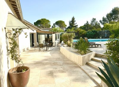 /international/fr/nimes-languedoc-roussillon-310108590474/