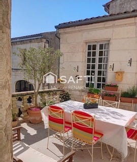 /international/fr/saintes-charente-310107447437/