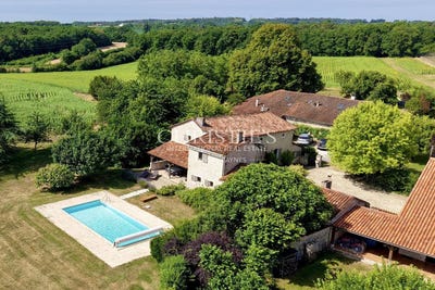 /international/fr/aubeterre-sur-dronne-charente-310101327456/?lang=zh-tw