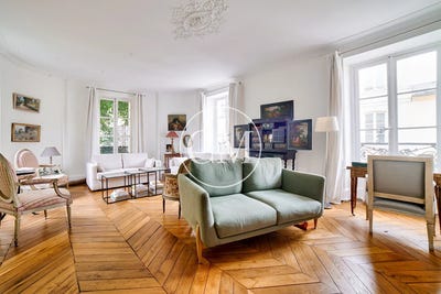 /international/fr/versailles-ile-de-france-310099732482/