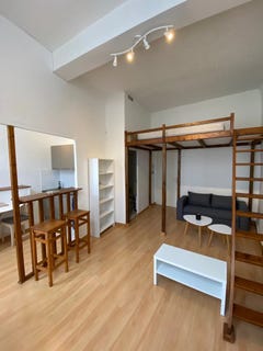 /international/fr/14-rue-jeanne-d-albret-pau-rhone-310108952603/
