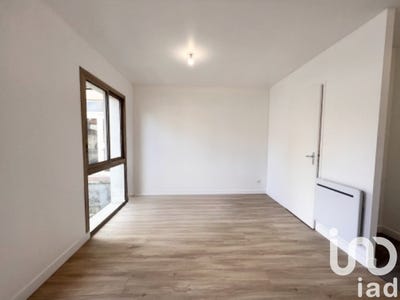 /international/fr/la-ferte-alais-ile-de-france-310099422133/