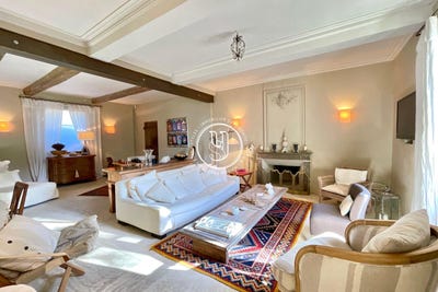 /international/fr/uzes-languedoc-roussillon-310101230752/?lang=zh-cn