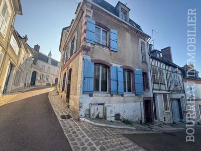 /international/fr/joigny-burgundy-310102969075/