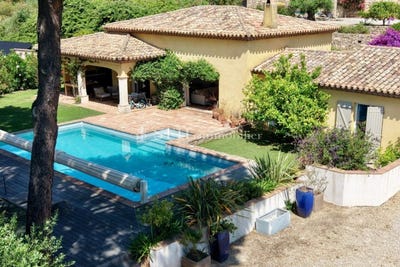 /international/fr/clos-de-la-tour-le-plan-de-la-tour-provence-alpes-cote-d-azur-310110413197/