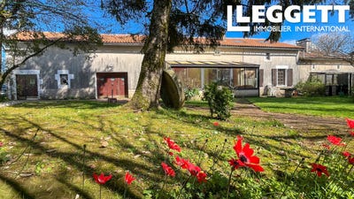 /international/fr/montjean-charente-310104285255/