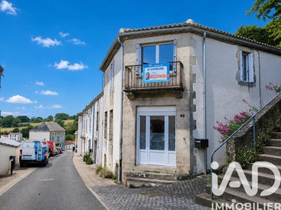 /international/fr/mauleon-charente-310108244623/
