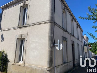 /international/fr/le-chateau-d-oleron-charente-310099808434/