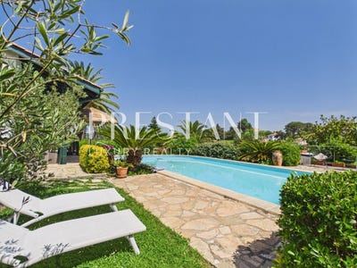 /international/fr/saint-jean-de-luz-aquitaine-310108677409/?lang=pt